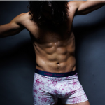 Flower Power: warum nicht mal was Blumiges unten drunter? (© Frank Dandy Superwear)