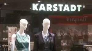 Karstadt Fenster Weiter gehts: Karstadt soll unter Berggruen wieder zur einstigen Kultmarke aufgebaut werden
