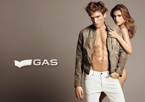 Aktuelle Sommer-GAS Kampagne: Jeans für den intelligenten, aufmerksamen und kosmopolitischen Verbrauchers Aktuelle Sommer-GAS Kampagne: Jeans für den intelligenten, aufmerksamen und kosmopolitischen Verbrauchers