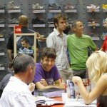 Geschäftiges Treiben auf der OutDoor 2010 trotz südländischer Temperaturen
