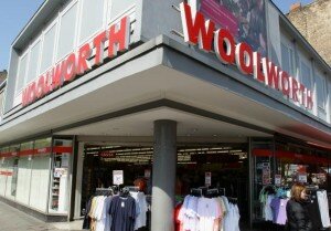 Woolworth Filiale Woolworth positioniert sich als günstiger Nahversorger