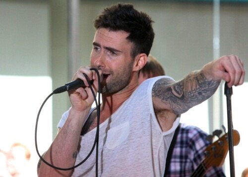 Der hübsche Frontman hat nicht nur musikalisch einiges auf dem Kasten: Jetzt versucht er sich in Sachen Mode. Der hübsche Frontman hat nicht nur musikalisch einiges auf dem Kasten: Jetzt versucht er sich in Sachen Mode.