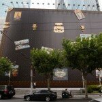Gigantischer Luxuskoffer: Verkleidete Fassade der zukünftigen Luxusdependance von Louis Vuittion in Shanghai