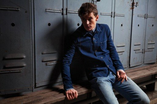 Männliche Mode mit robusten Materialen entstanden in Zusammenarbeit von Levi's und Filson Männliche Mode mit robusten Materialen entstanden in Zusammenarbeit von Levi's und Filson