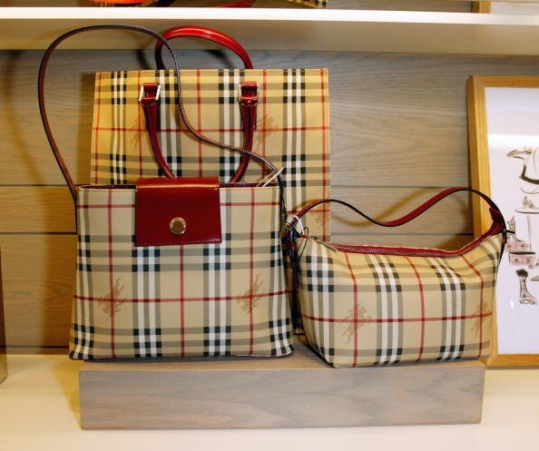 Burberry Non-Apparel Produkte machen mittlerweile 30% des weltweiten Umsatzes aus Burberry Non-Apparel Produkte machen mittlerweile 30% des weltweiten Umsatzes aus