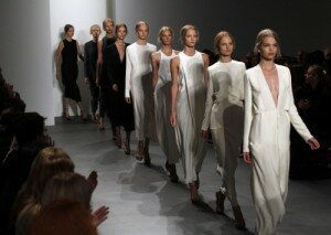 Calvin Klein FS 2011 FW New York Calvin Klein will jetzt auch jüngere Mode unter dem Credo des Unisex-Parfums ck one herausbringen