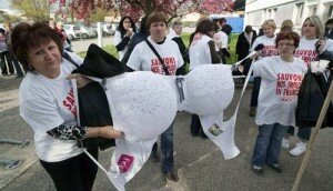 Lejaby Arbeitnehmer Streik Lejaby Arbeiterinnen streiken gegen die Schließung ihrer Fabriken und für den Erhalt ihrer Jobs
