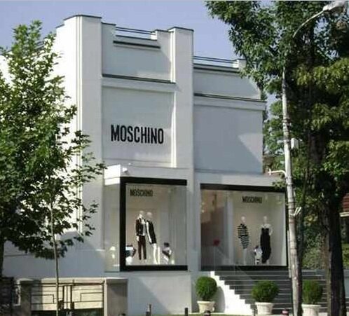 Gar nicht billig, sondern nur chic: Moschino Boutique in Bukarest