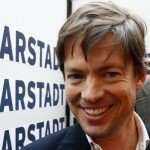 Da lacht er: Bei Berggruen ist nun alles fertig eingetütet und verhandelt