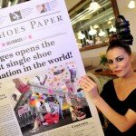 Sogar die Zeitung sprengt die Dimension, wenn sie über die weltweit größte Schuhabteilung schreibt