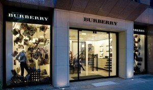 Burberry macht mittlerweile über 57% des Umsatzes mit eigenen Läden
