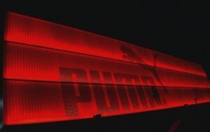 Puma Headquarter Herzogenaurach bei Nacht