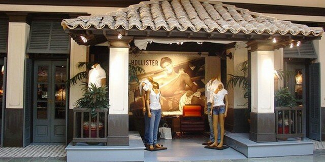 Hollister Store