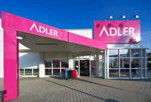 Adler Modemarkt_Außenansicht