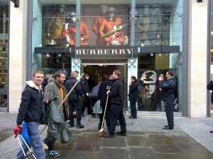 Manchester_Krawalle_Burberry