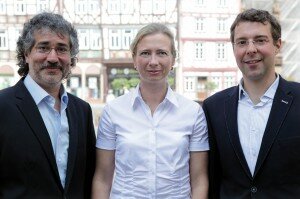 Vertragsunterzeichnung in Butzbach mit (v.l.) Walter Strasheim-Weitz, Christina Pöttner (beide hnGeno) und Matthias von Tettau (DIH)