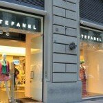 In 2012 hat Stefanel insgesamt 33 Stores im Design des Londoner Architektenstudios Sybarite eröffnet In 2012 hat Stefanel insgesamt 33 Stores im Design des Londoner Architektenstudios Sybarite eröffnet
