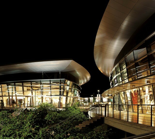 center_strenesselevis_night center_strenesselevis_night