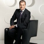 Dr_Rainer_Hillebrand_sitzend