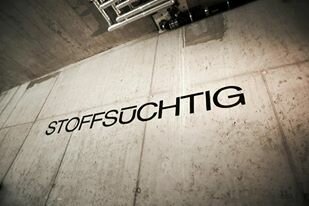 Stoffsüchtig