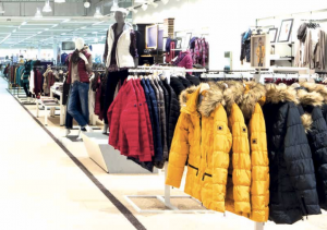 Adler Modemarkt innen