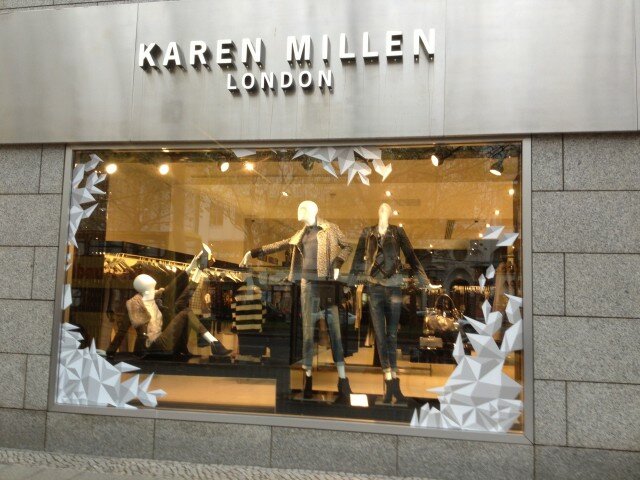 In Berlin ist Karen Millen bereits mit einem Store auf dem Kudamm präsent In Berlin ist Karen Millen bereits mit einem Store auf dem Kudamm präsent