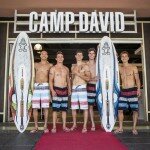 Nur ein Vorgeschmack: Die Badeshorts dieser fünf Herren entwarf Windsurfweltmeister Björn Dunkerbeck für Camp David