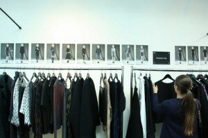 Antonia Goy präsentiert im Berlin Showroom sowohl in Paris als auch in New York