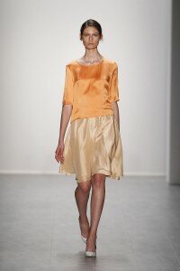 Hien Le Show - Mercedes-Benz Fashion Week Spring/Summer 2015