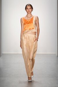 Hien Le Show - Mercedes-Benz Fashion Week Spring/Summer 2015