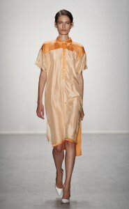 Hien Le Show - Mercedes-Benz Fashion Week Spring/Summer 2015