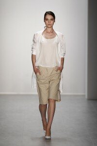 Hien Le Show - Mercedes-Benz Fashion Week Spring/Summer 2015