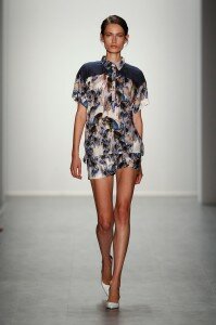Hien Le Show - Mercedes-Benz Fashion Week Spring/Summer 2015
