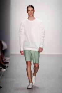 Hien Le Show - Mercedes-Benz Fashion Week Spring/Summer 2015