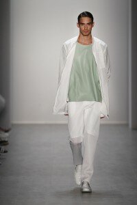 Hien Le Show - Mercedes-Benz Fashion Week Spring/Summer 2015