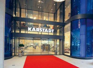 Roter Teppich für den neuen Eigentümer? René Benko wird es auch nicht leicht haben mit Karstadt