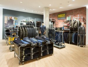 Zum Markenportfolio gehören u.a. Armani, Barbour, Hugo Boss, Bogner, Camp David, Cinque, Diesel, Gardeur, Daniel Hechter, Joop!, Van Laack, Lacoste, Milestone, Olymp, Polo Ralph Lauren, Peuterey, Replay, Strellson