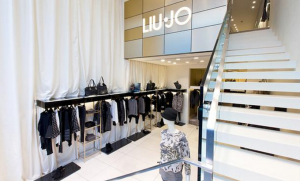 Ab auf die Insel! Liu Jo hat in London eröffnet