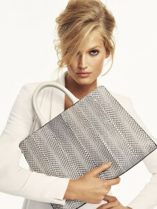 The Beauty and the Bag: Toni Garrn posiert mit Aigner ICONIC Tasche