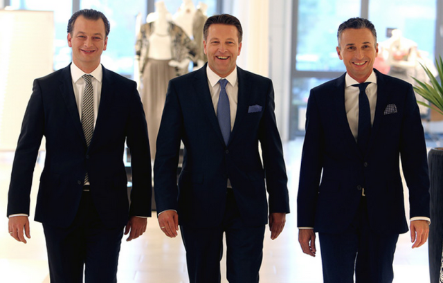 Gerrys Trio: Vorstandsvorsitzender Ralf Weber, flankiert von Finanzvorstand Dr. David Frink (links) und Arnd Buchardt (rechts)