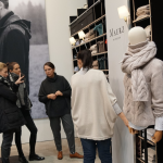 Gespräche bis kurz vor Schluss am Stand von Maerz München