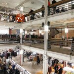 Trend-Fashion, das das Portfolio im kommerziellen Bereich ergänzt, wurde im Kühlhaus angeboten