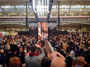 Catwalk Schauen und Talks runden das Programm der Pure ab