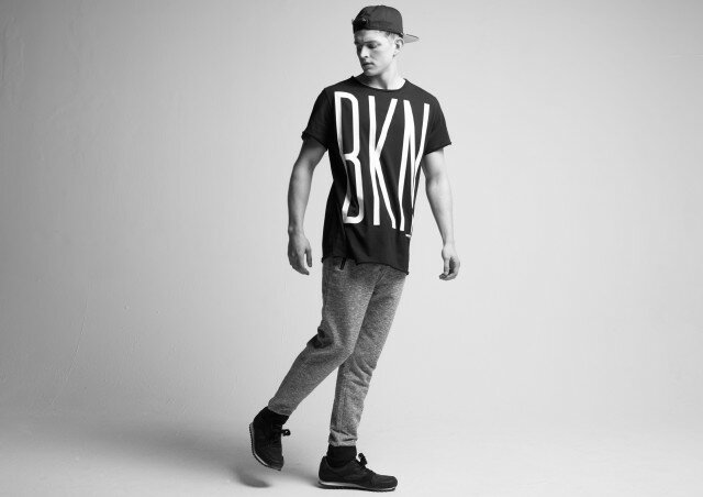 Brooklyn’s Own by Rocawear ist die Zweitlinie der amerikanischen Premium-Streetwear-Marke Rocawear, die 1999 von dem bekannten Rapper, Plattenproduzenten und Unternehmer Jay-Z gegründet wurde