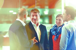 Konzernvorstand Hans-Otto Schrader ist "nicht zufrieden" mit den Zahlen aus 2014/15