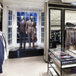 Hugo Boss will in fünf Jahren rund drei Viertel seines Umsatzes in eigenen Läden generieren. Im Wholesale soll es die Marke nur noch in Shop-in-Shops geben Hugo Boss will in fünf Jahren rund drei Viertel seines Umsatzes in eigenen Läden generieren. Im Wholesale soll es die Marke nur noch in Shop-in-Shops geben