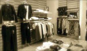 Kleid vom Bügel ist sowas von Gestern: Insbesondere der Modehandel muss sich auf einen gravierenden Paradigmen-Wechsel einstellen