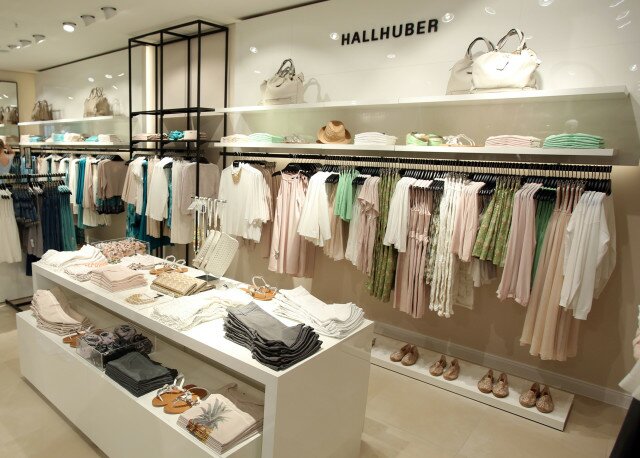 Die neue Kollektion verbindet Ethno-Styles mit dem femininen Chic der 50er Jahre