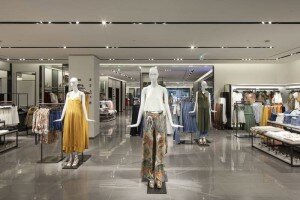 Zara wird sein neues klares Store-Design auch im neuen Store in der Schildergasse anwenden