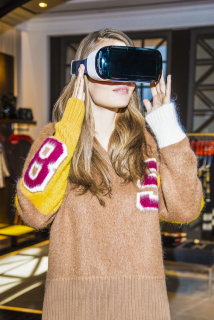Mit den Füßen im Store, mit den Augen direkt in der Front Row: Tommy Hilfiger testet Virtual Reality in seinen Stores
